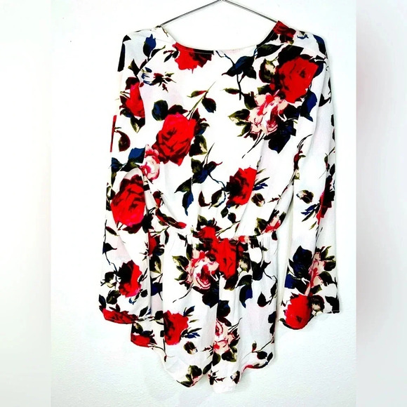🆕 White And Floral Boho Long Sleeve Romper Size Medium - Picture 6 of 6